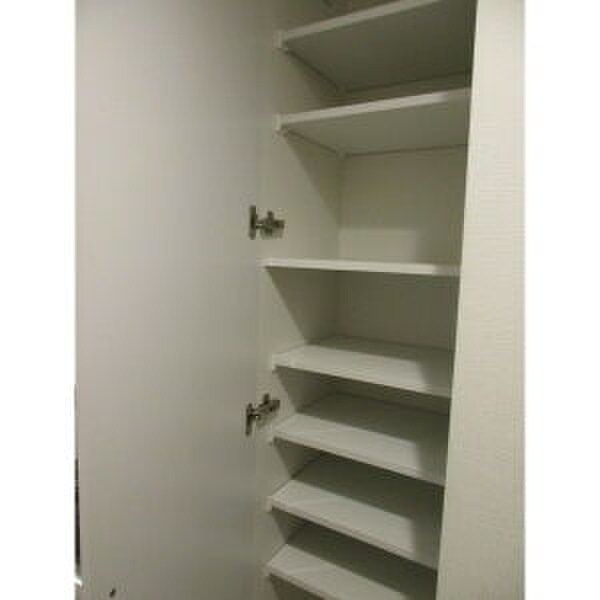 物件内観写真10　(靴箱)