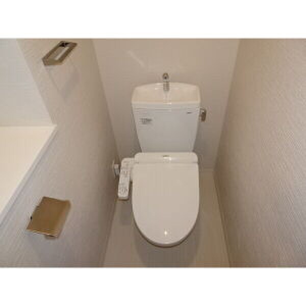 物件内観写真16　(トイレ)