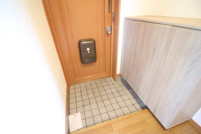 物件内観写真18　(玄関)