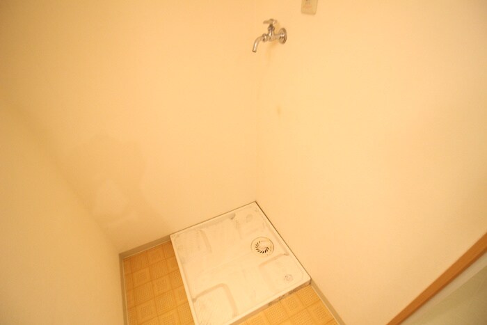 物件内観写真14　(洗濯機置場)