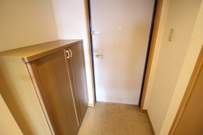 物件内観写真17　(玄関)