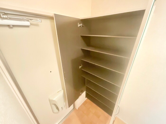 物件内観写真13　(靴箱)