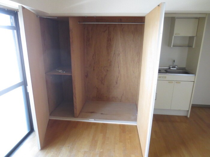 物件内観写真13　(収納)