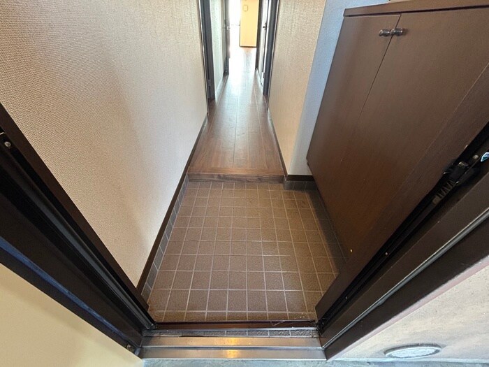 物件内観写真14　(玄関)