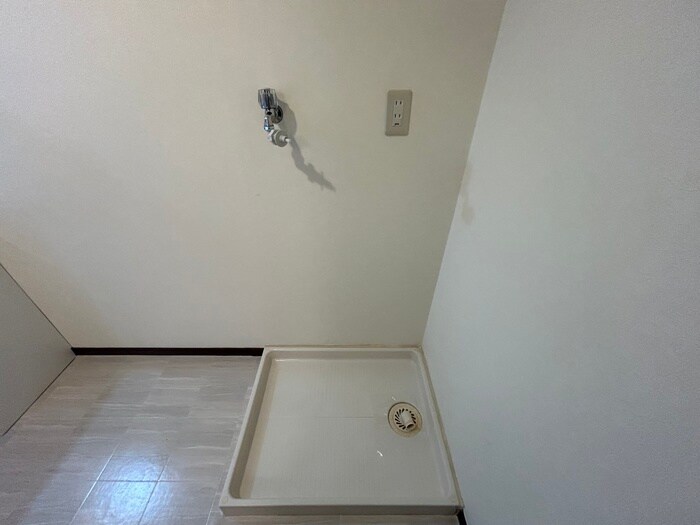 物件内観写真17　(洗濯機置場)