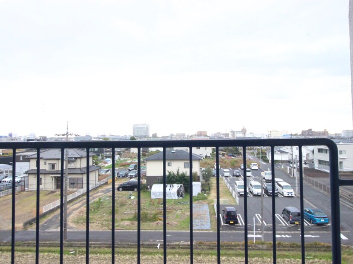 物件内観写真12　(室内からの展望)