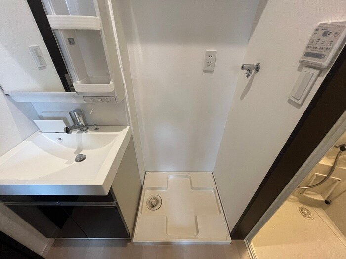 物件内観写真13　(洗濯機置場)