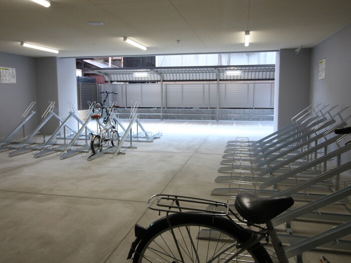 物件外観写真4　(駐輪場)