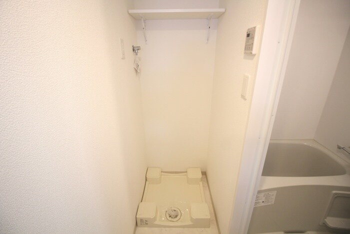 物件内観写真11　(洗濯機置場)