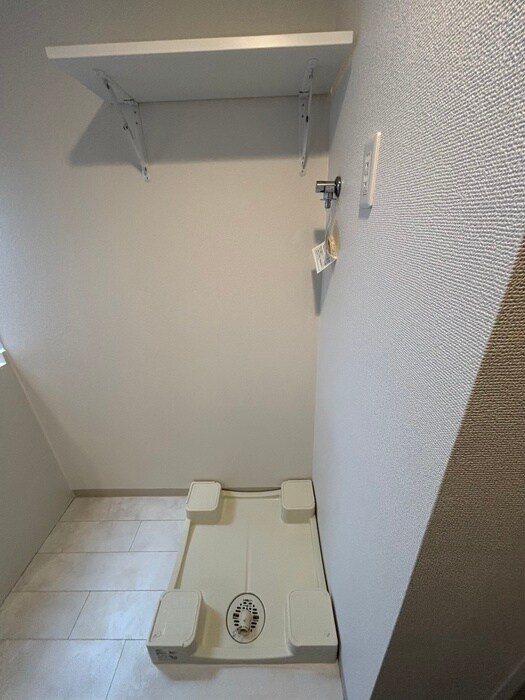 物件内観写真13　(洗濯機置場)