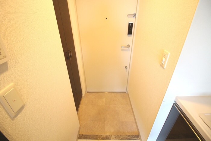 物件内観写真17　(玄関)