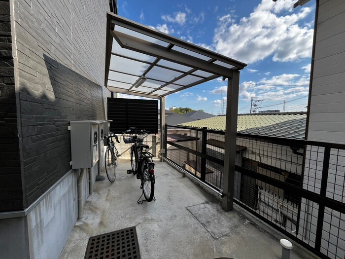 物件外観写真5　(駐輪場)