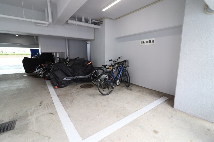 物件外観写真6　(駐輪場)
