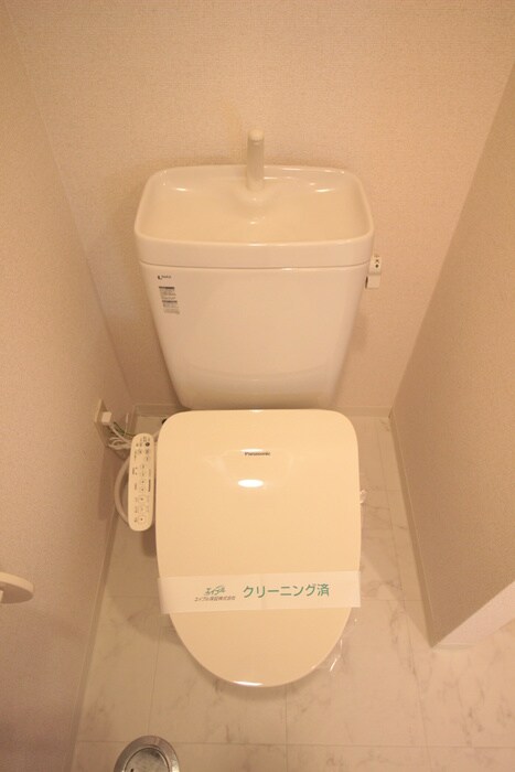 物件内観写真8　(トイレ)