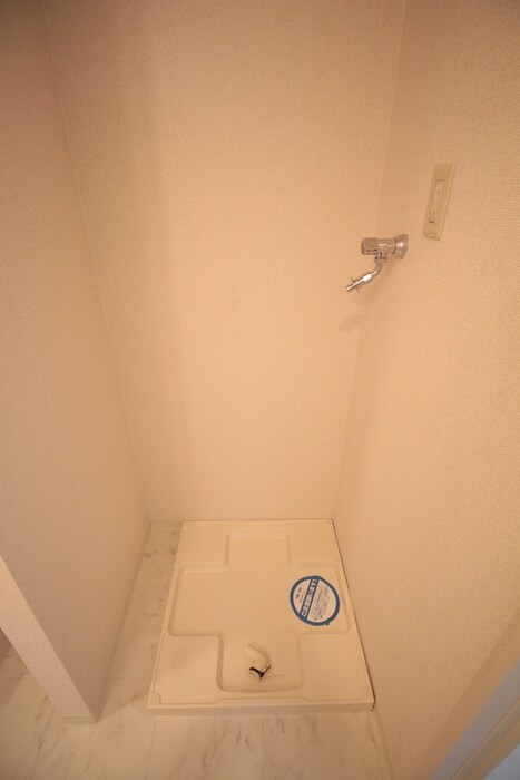 物件内観写真10　(洗濯機置場)