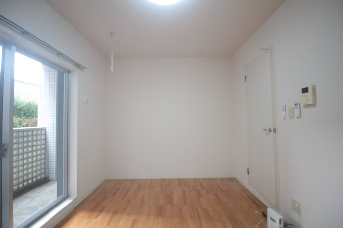 物件内観写真13　(居室)
