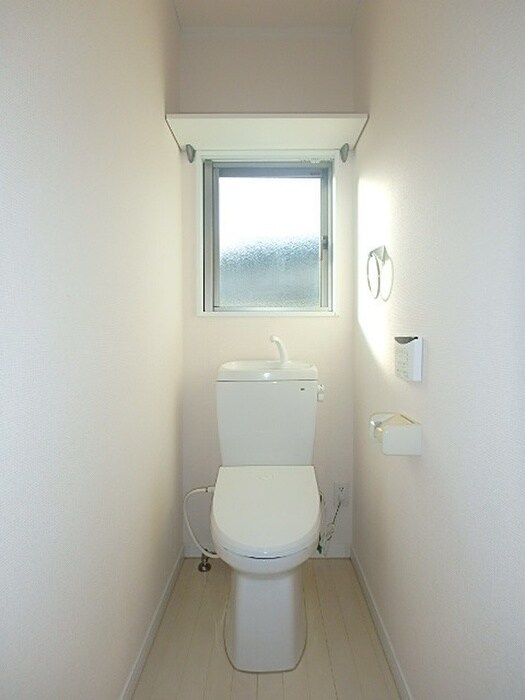 物件内観写真8　(トイレ)