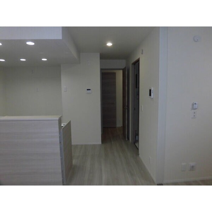 物件内観写真12　(廊下)