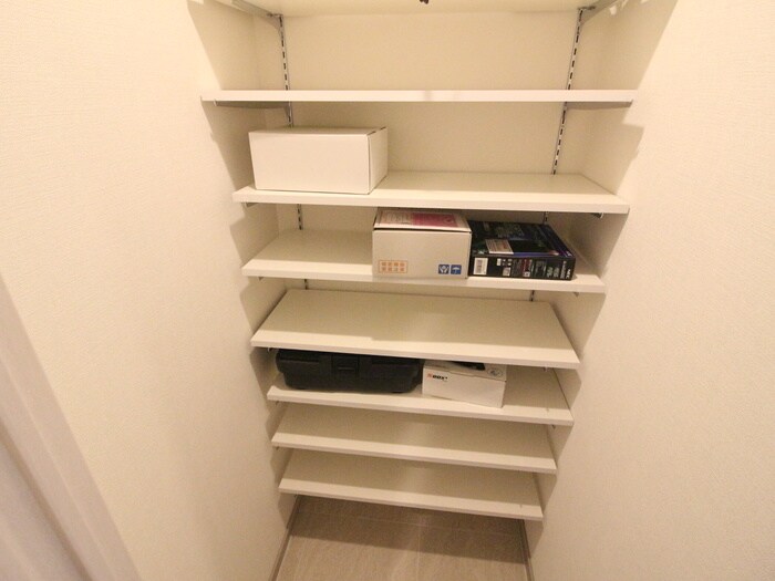 物件内観写真10　(靴箱)