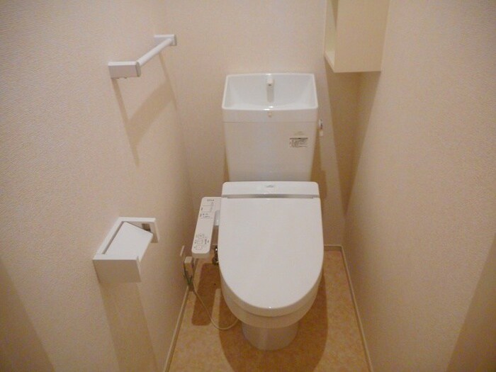 物件内観写真5　(トイレ)