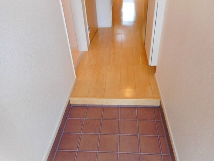 物件内観写真9　(玄関)