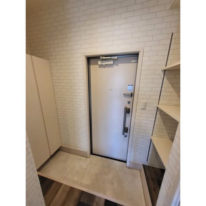 物件内観写真13　(玄関)