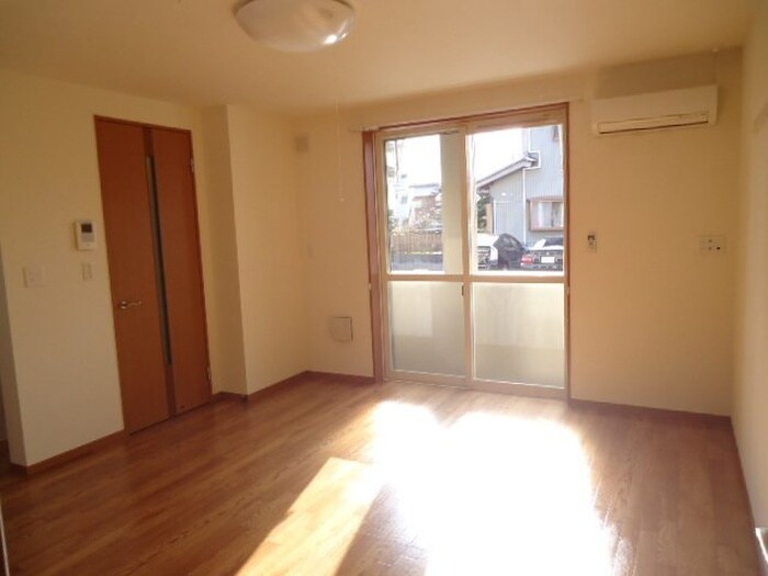 物件内観写真4　(居室)