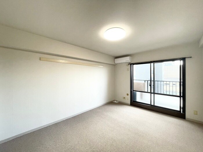 物件内観写真3　(居室)