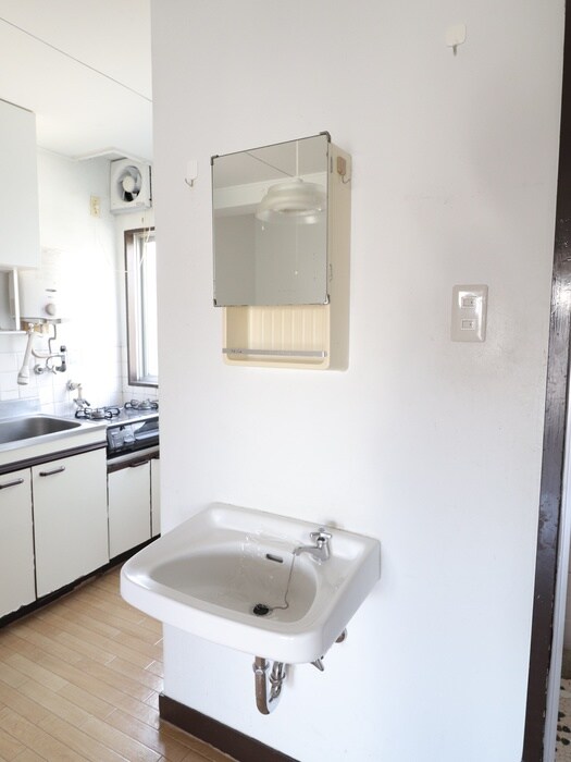 物件内観写真13　(洗面)