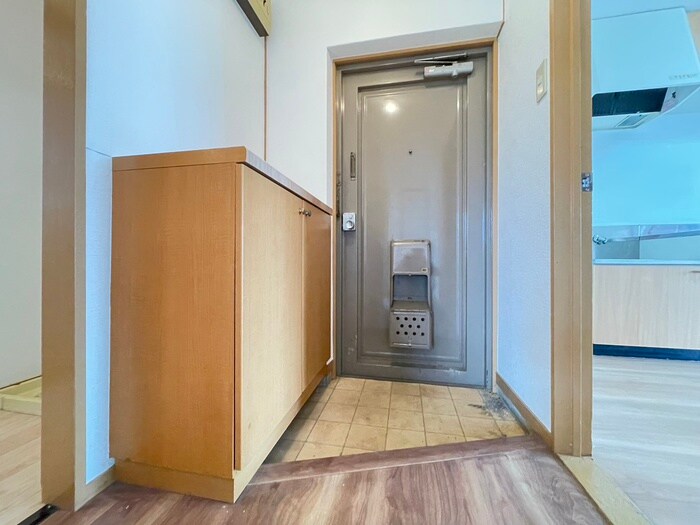 物件内観写真21　(玄関)