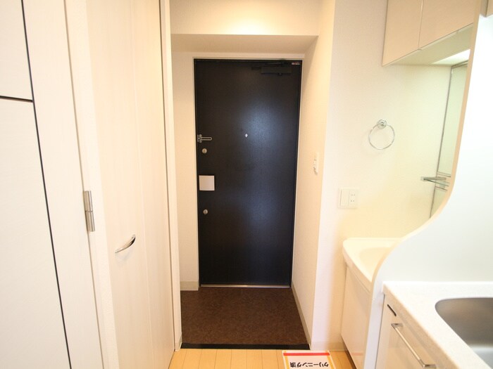 物件内観写真15　(玄関)