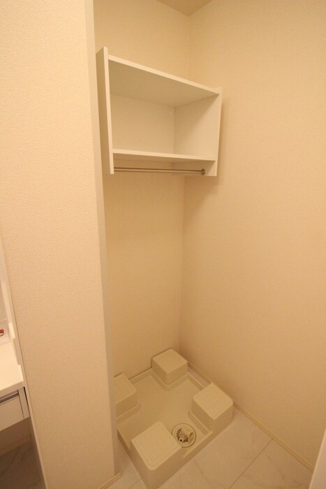 物件内観写真13　(洗濯機置場)