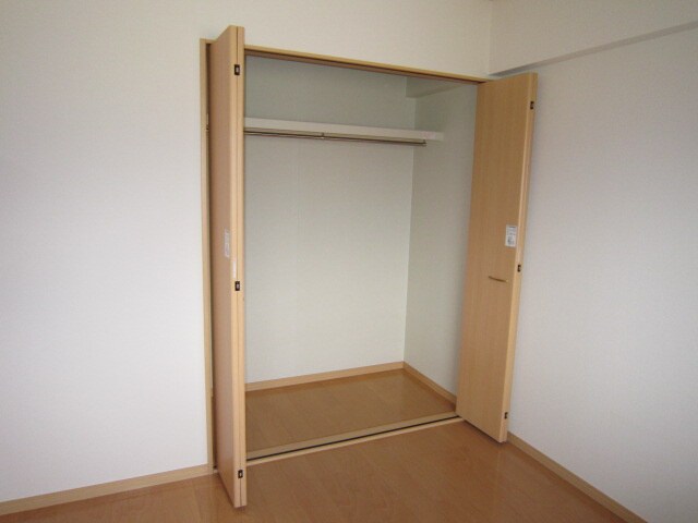 物件内観写真12　(収納)