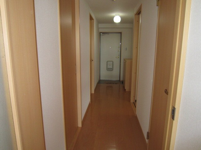 物件内観写真18　(廊下)