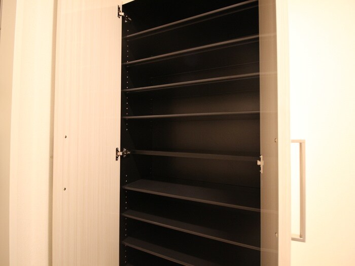 物件内観写真18　(靴箱)