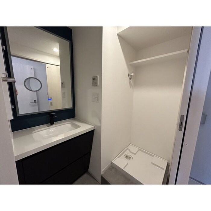 物件内観写真11　(洗濯機置場)