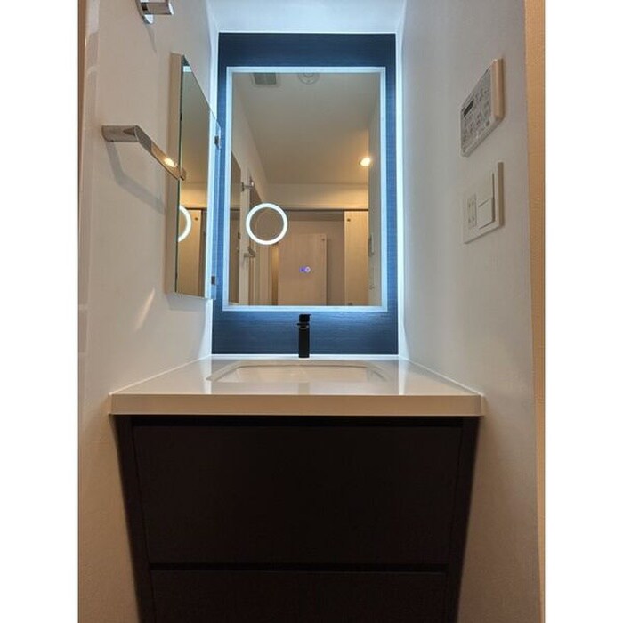 物件内観写真12　(洗面)