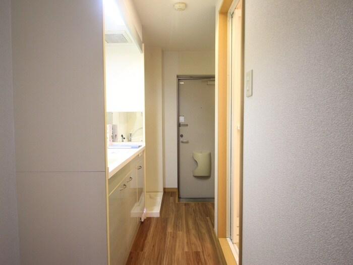 物件内観写真20　(廊下)