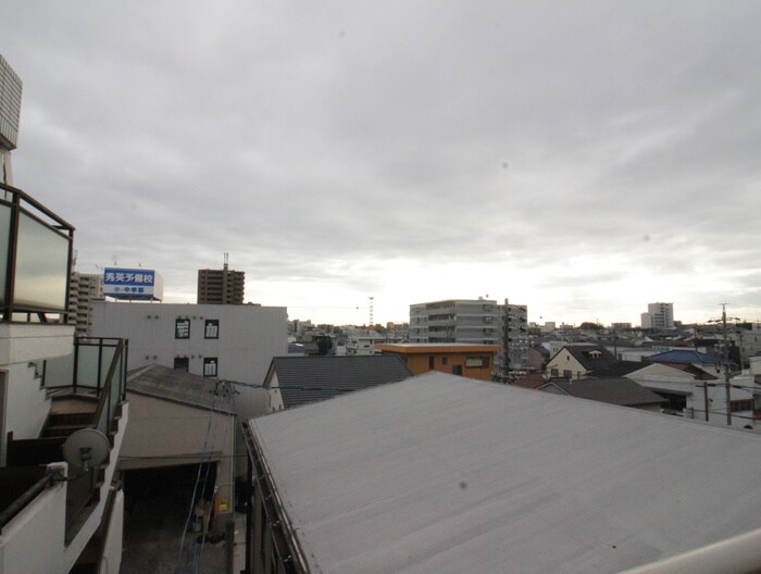 物件内観写真14　(室内からの展望)