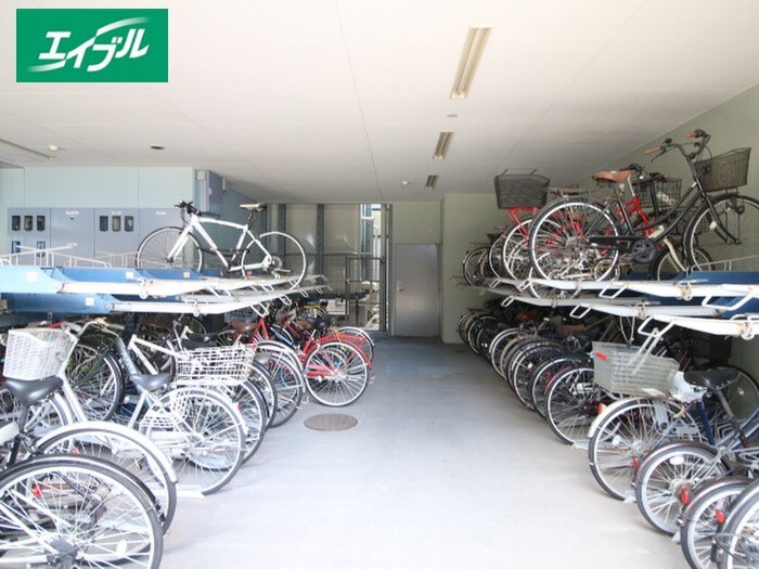 物件外観写真3　(駐輪場)