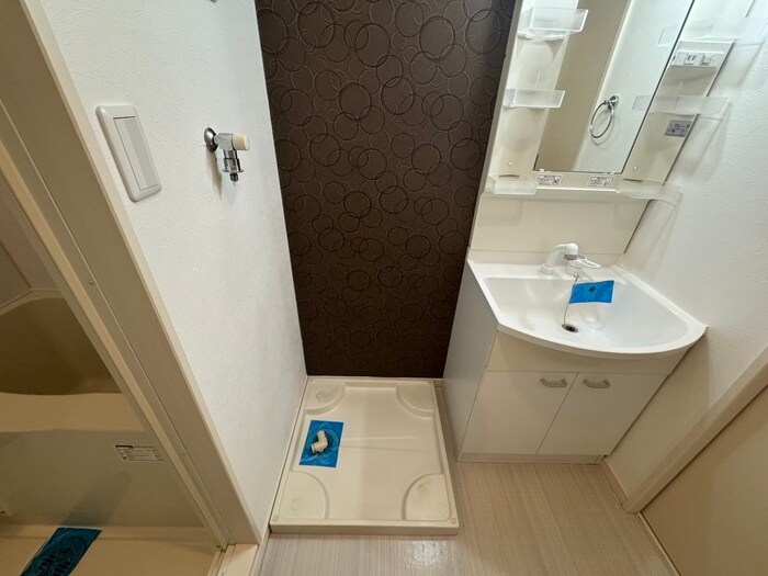 物件内観写真12　(洗濯機置場)