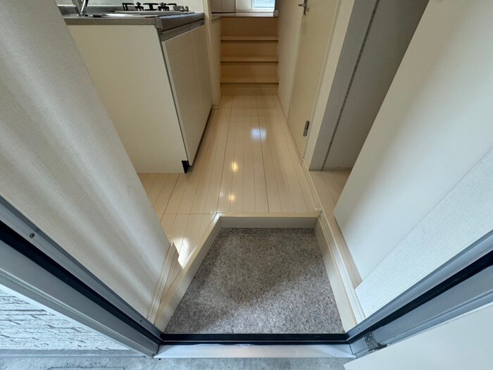 物件内観写真15　(玄関)