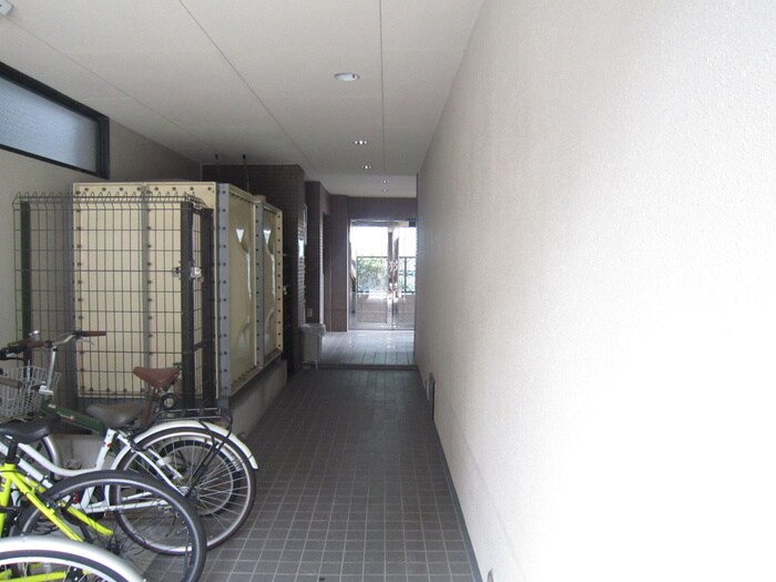 物件外観写真5　(駐輪場)