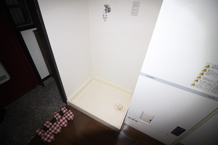 物件内観写真12　(洗濯機置場)