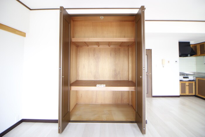 物件内観写真11　(収納)