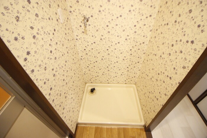 物件内観写真16　(洗濯機置場)