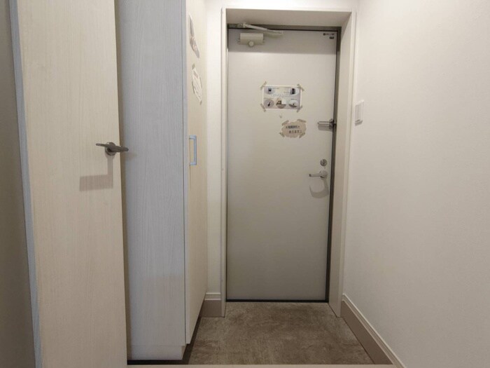 物件内観写真16　(玄関)