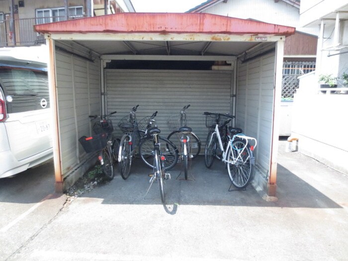 物件外観写真4　(駐輪場)