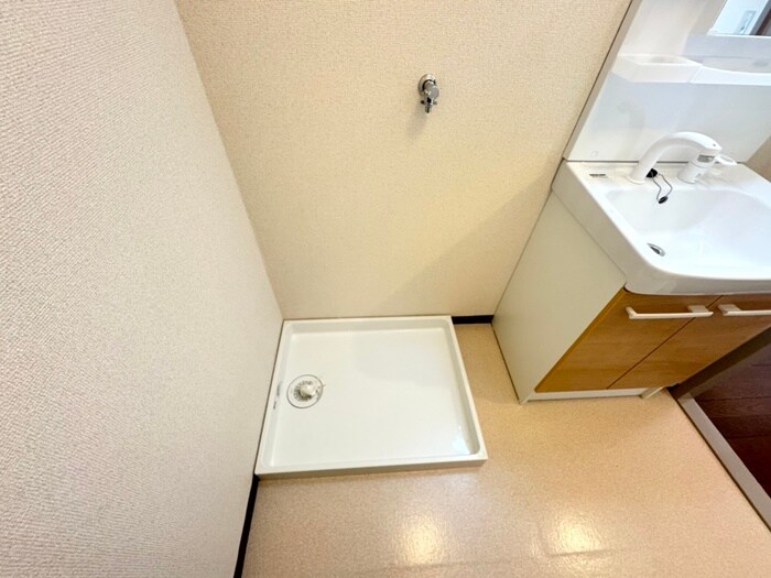 物件内観写真13　(洗濯機置場)