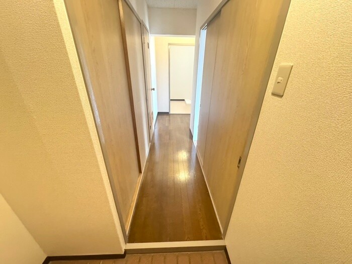 物件内観写真14　(廊下)